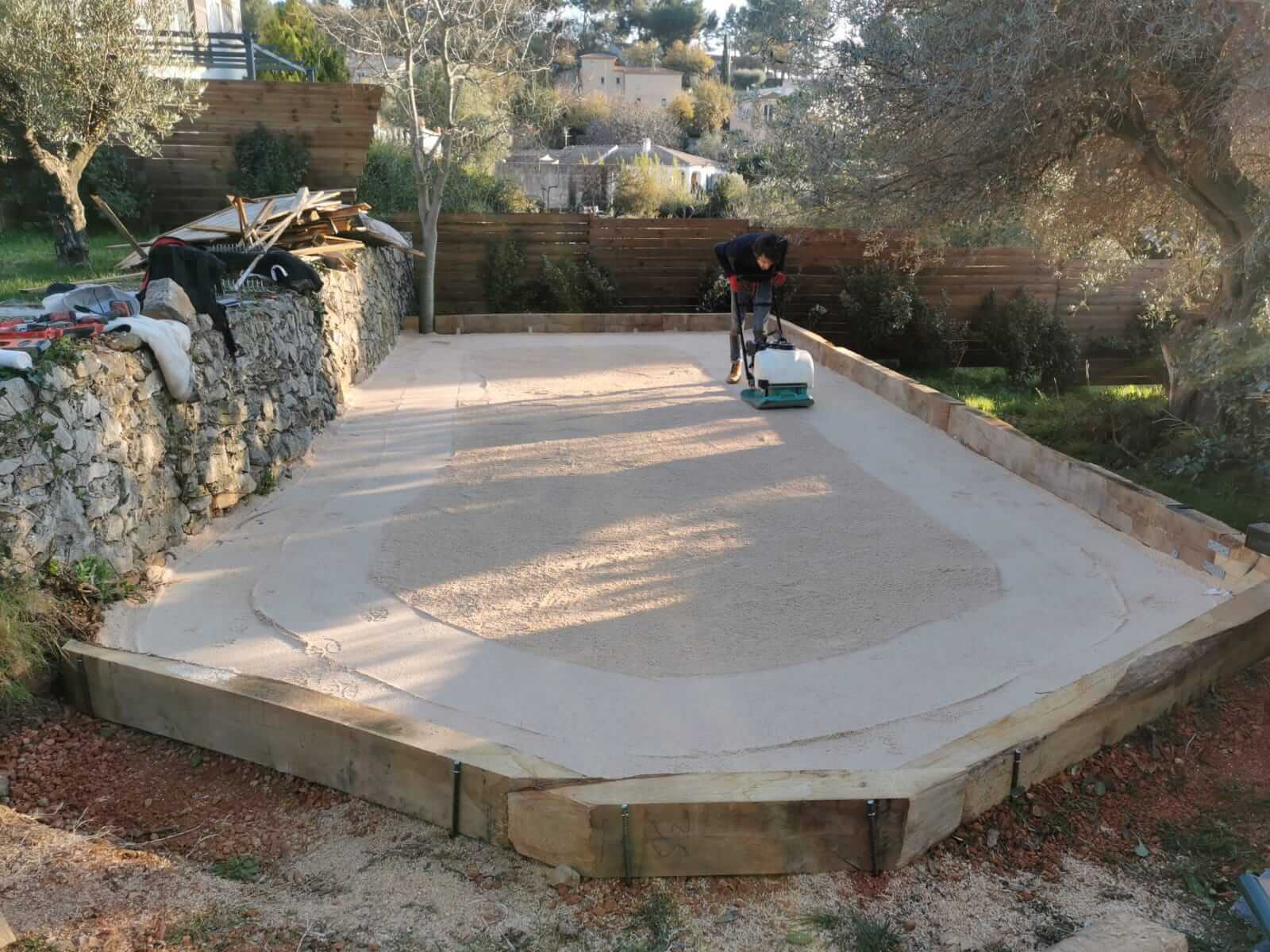 Réalisation d'un terrain de pétanque à Ollioules